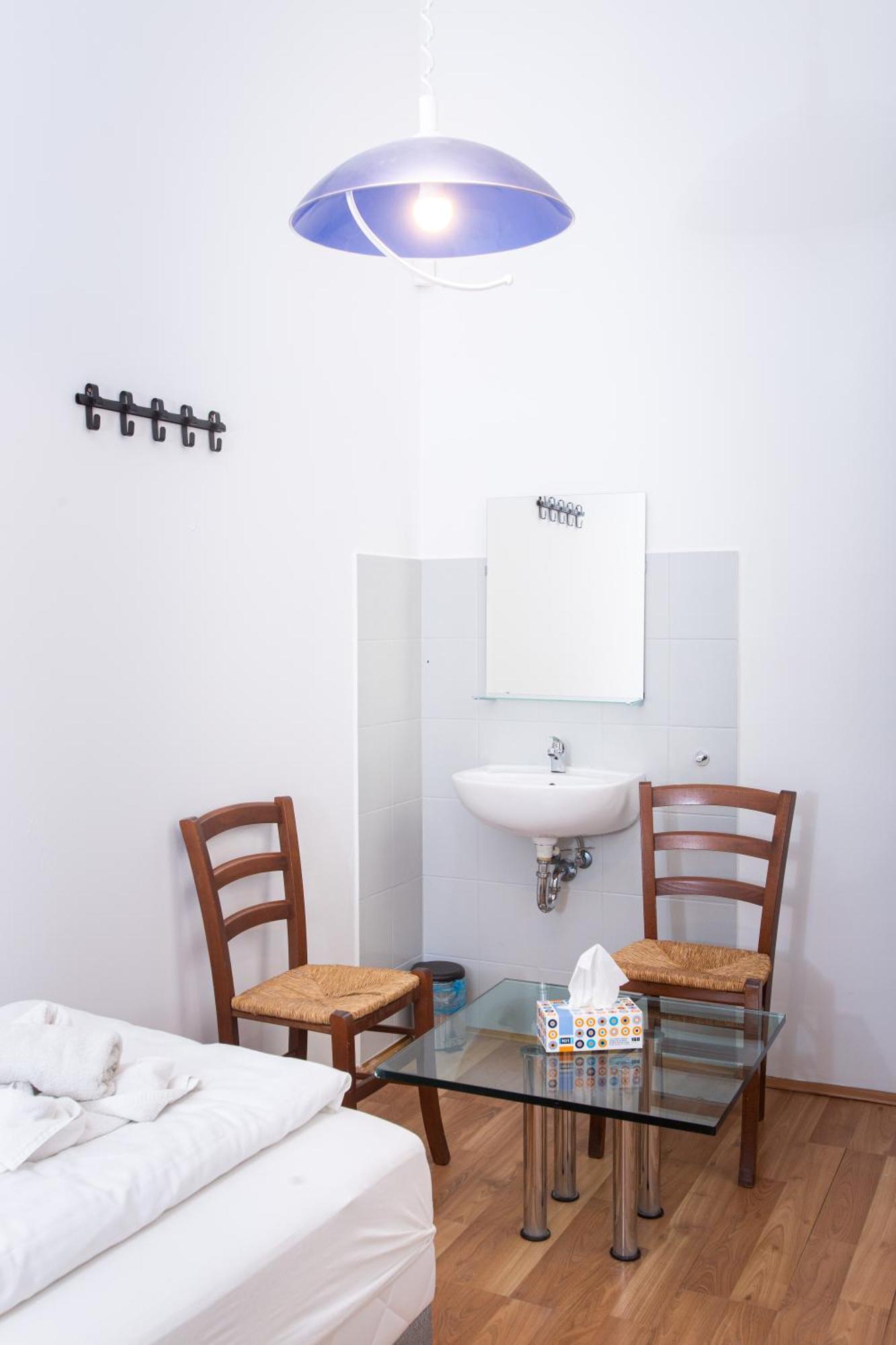 Violin Apartment *