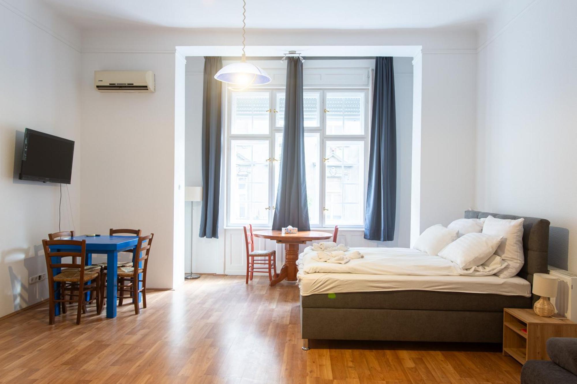 Apartment Violin