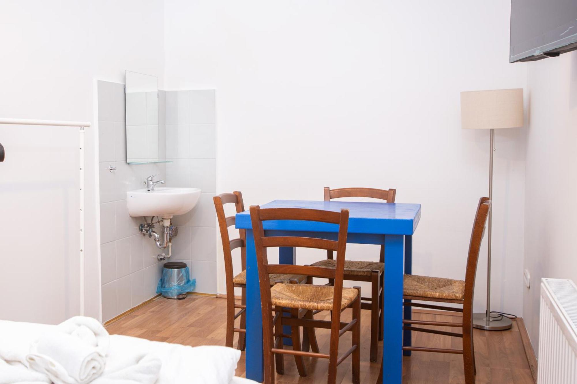 Violin Apartment